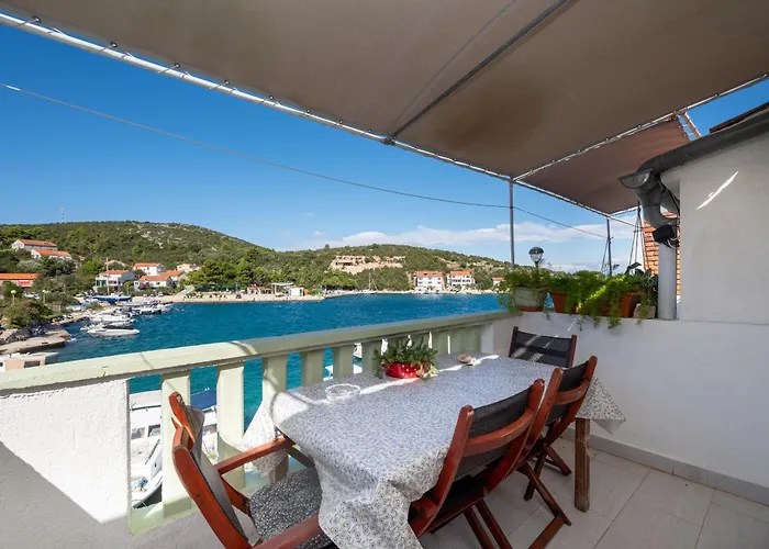 アパート Zaglav 8170b サリ